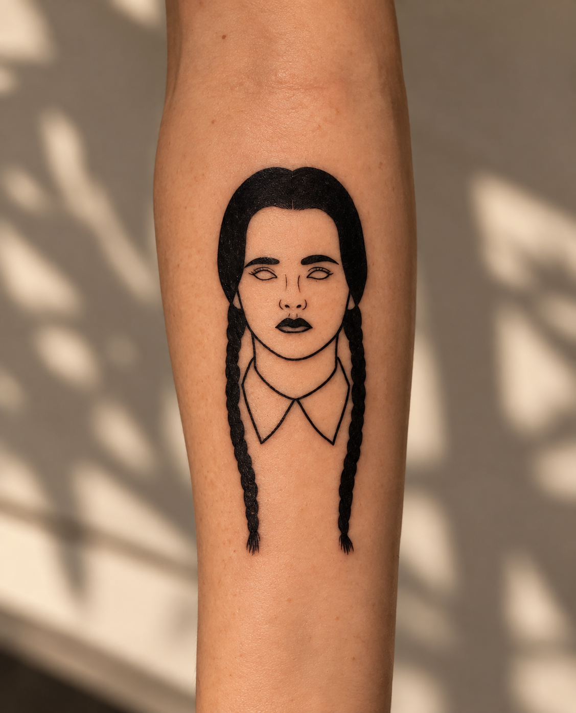 Il volto della famosissima Mercoledì Addams dalla collezione “Addams”